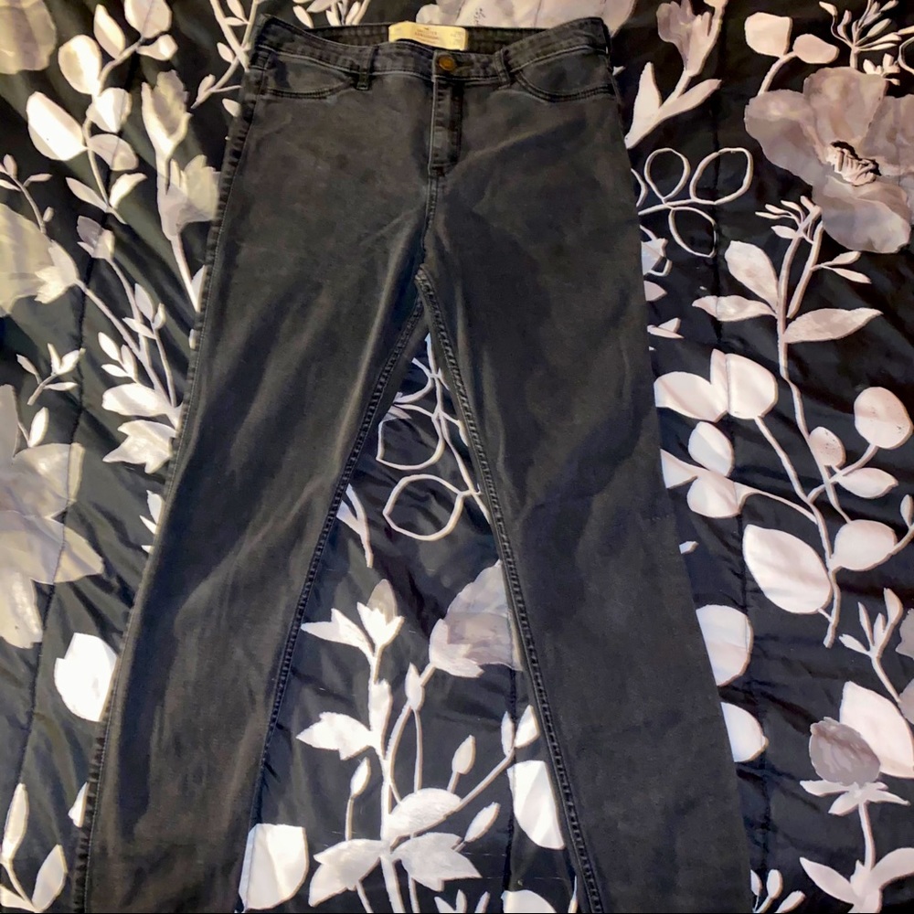 BLACK HOLLISTER HIGH RISE SKINNY JEANS